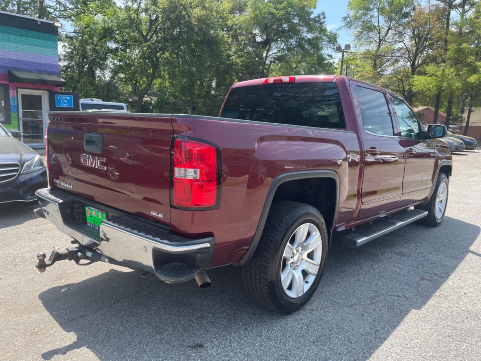 2014 RED GMC SIERRA 1500 SLE (3GTP1UEC5EG) with an 5.3L engine, Automatic transmission, located at 5103 Dorchester Rd., Charleston, SC, 29418-5607, (843) 767-1122, 36.245171, -115.228050 - Comfortable Interior with AUX/Bluetooth/Pandora, OnStar, Backup Camera, Dual Climate Control, Power Everything (windows, locks, seats, mirrors), Keyless Entry, Bed Liner, Running Boards, Tow Package, Alloy Wheels. Local Trade-in!! 195k miles Located at New Life Auto Sales! 2023 WINNER for Post & Co - Photo #6